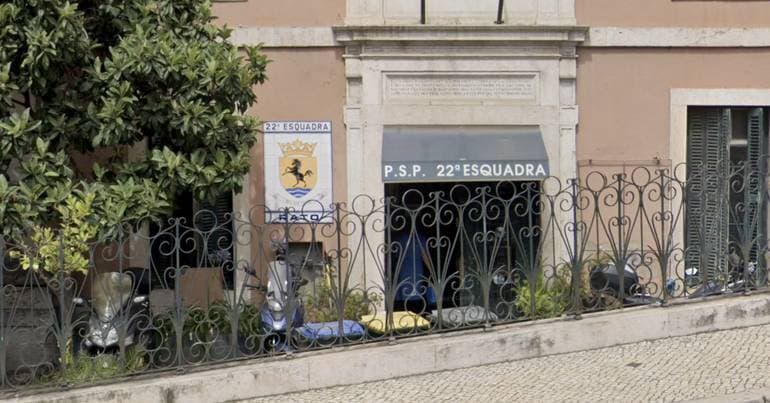 Pre-trial detention for police officers suspected of torture in stations