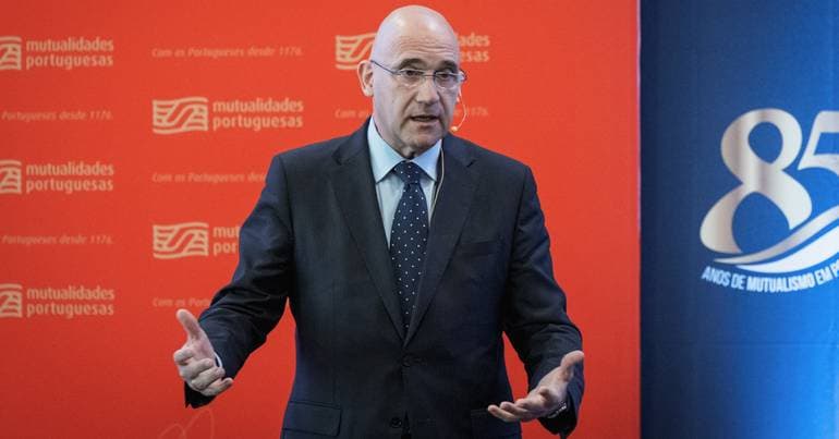 Passos defends Fernando Alexandre, but criticises PSD 'cronies'