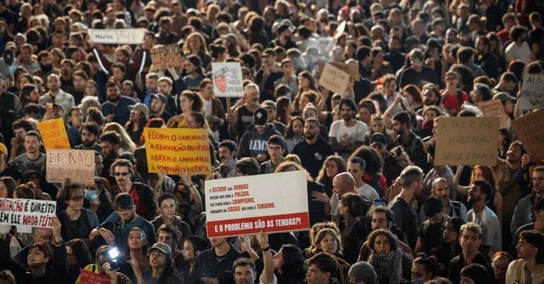 PM releases threats from protesters. Movement downplays them