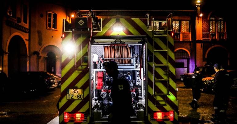 Fire destroys industrial waste warehouse in Coimbra