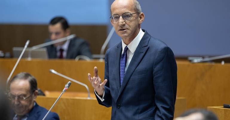 The country turns its back on the Azores, accuses PSD