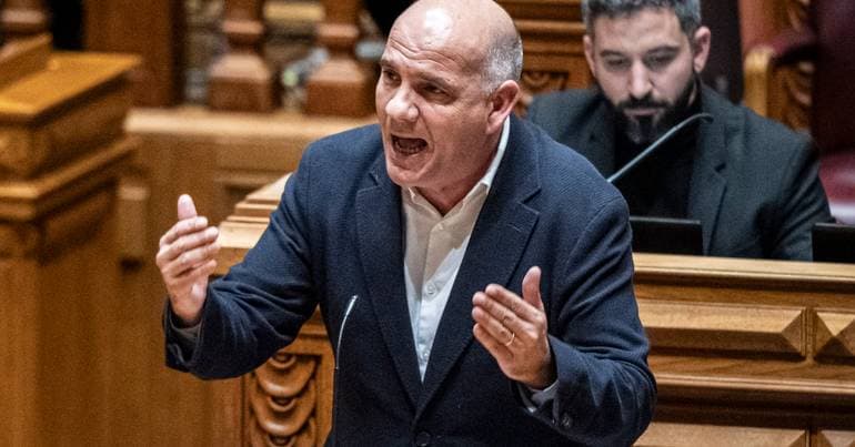 PCP accuses Government and the right of complicity in the war