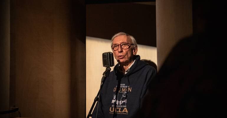 Luís Represas' voice is incomparable, unique and different