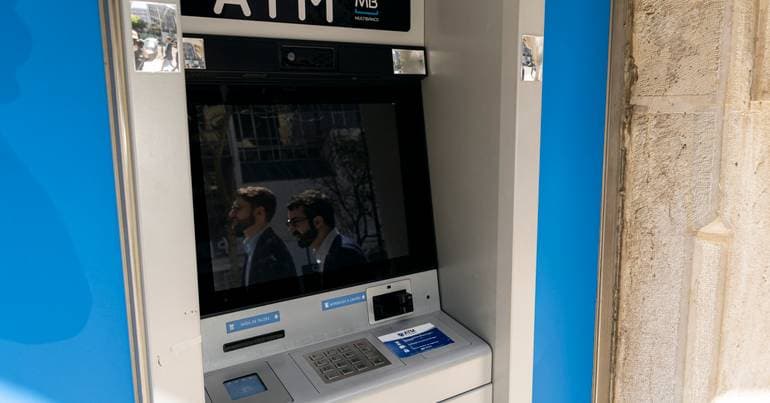 Feira: Bank branch evacuated due to bomb threat