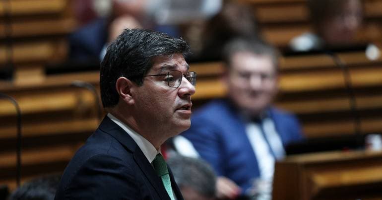 PS questions works at Almada Castle and Torre Fortress