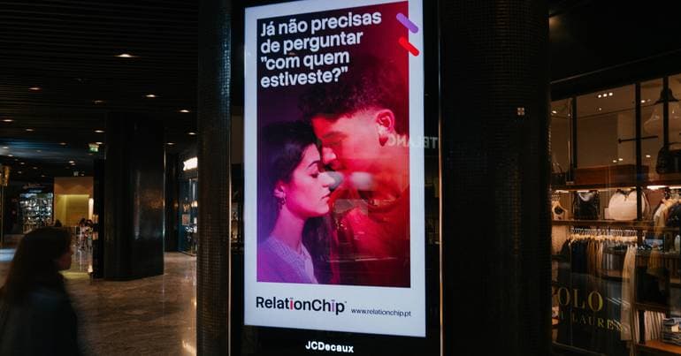 Association accuses Évora City Council of "illegality" over advertising kiosks