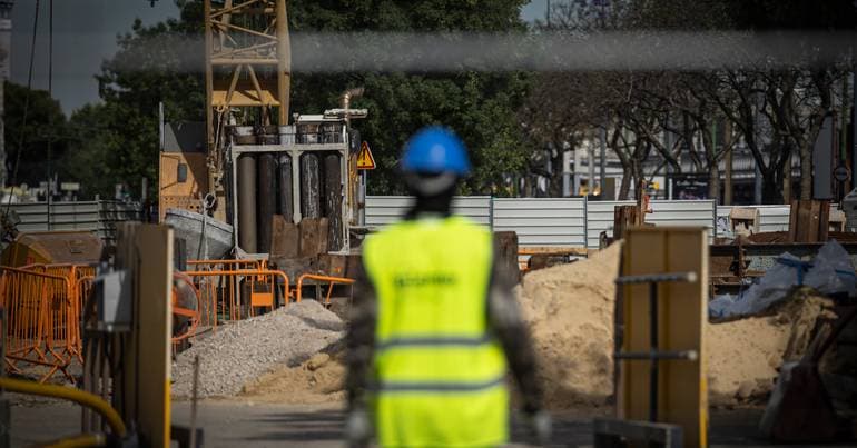 Start of red line construction awaits new funding