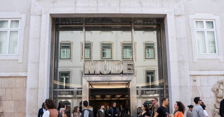 Paulo de Cantos at MUDE with his largest exhibition ever