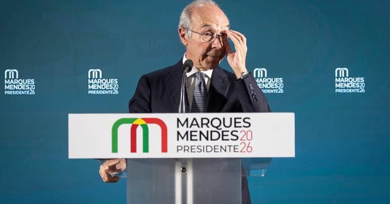 Marques Mendes is expected to back Seguro in the run-off