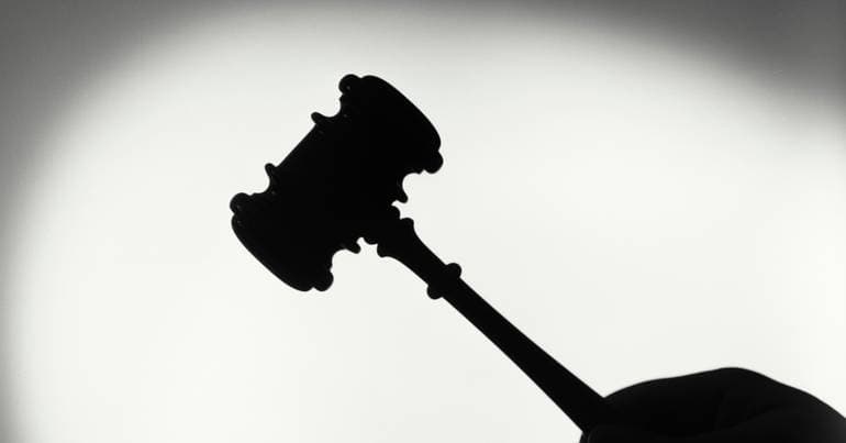 Association accuses governments of having "betrayed lawyers"