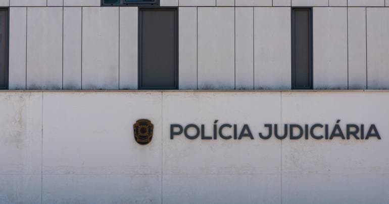 Two friends win 104,000 euros at casino and are robbed