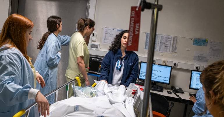 Nurses' Union criticises 'stranglehold' on hiring