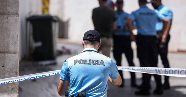 Theft of 500 cards and 200 passports in Chaves