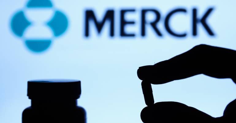 Researchers call for strengthening the role of the pharmacist