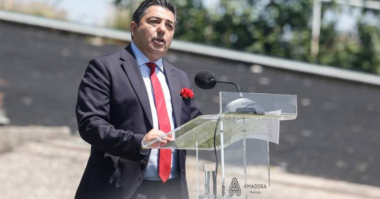 Amadora builds dance school and renovates