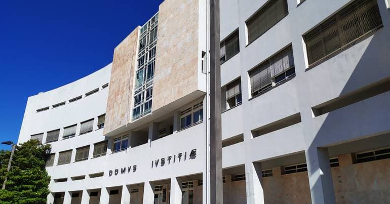 Notary sentenced to 7 years for embezzling 81,000 euros