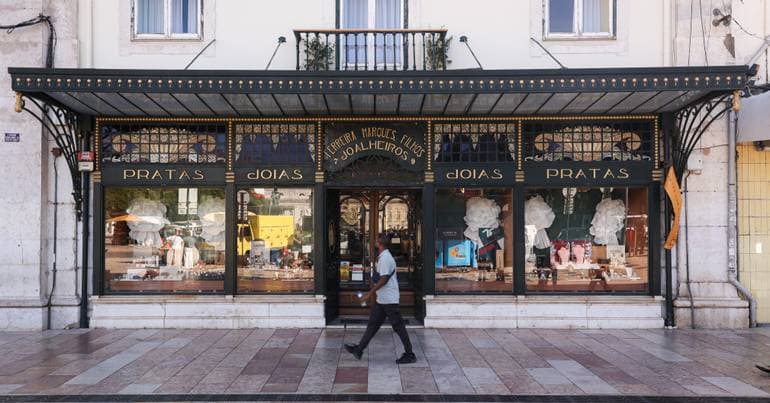 The "Parisian glamour" of a centenary jewellery store in Rossio