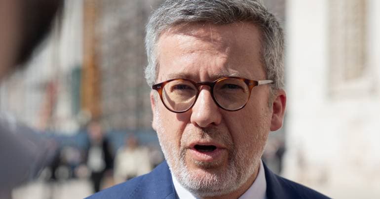 Opposition calls for "social sensitivity" regarding "Chic-Nic"