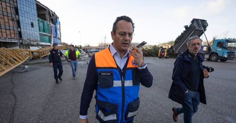 Leiria. Mayor 'does not want to discuss phone calls' from Nuno Melo