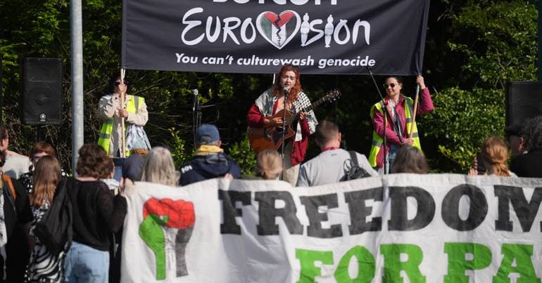 The right causes a boycott of progress, says German writer