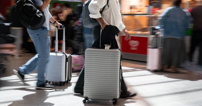 Airport passengers hit new record of 6.6 million
