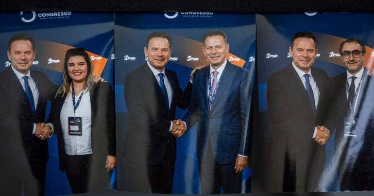 PSD used interactive AI for photographs with three leaders