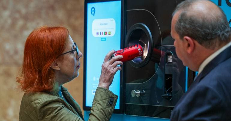 It is now possible to return bottles and receive 10 cents