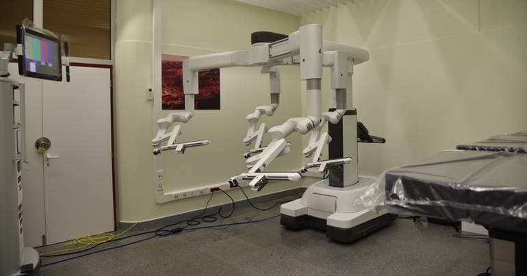 Almada Hospital carried out 100 robotic surgeries in 2025