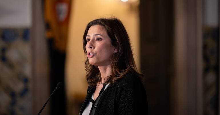 IL accuses Government of being "very distant from reality"
