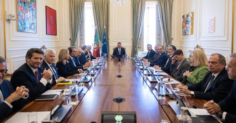 How the first Council of State chaired by Seguro went