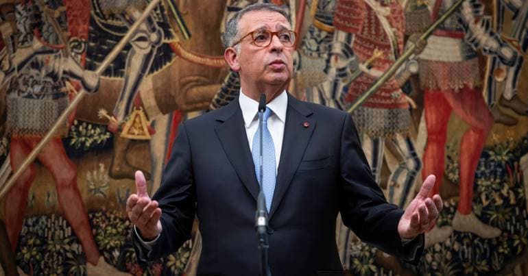 Credit. Seguro promulgates the right to be forgotten