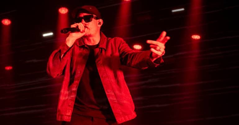 Backstage at the Coliseu with Holly Hood