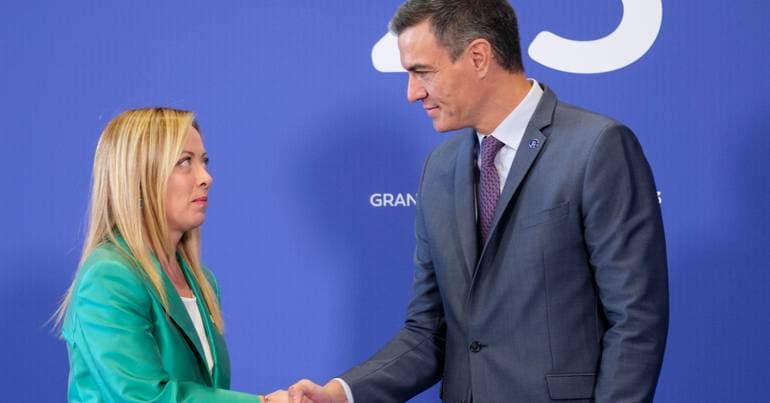 Spain extends passenger controls for arrivals from Italy