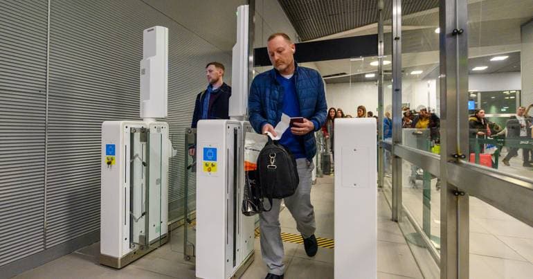 PSP proposed cancellation of a thousand residence permits