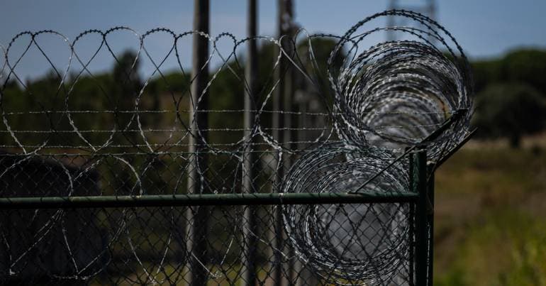 Pre-trial detention for suspect of sexual coercion and stalking