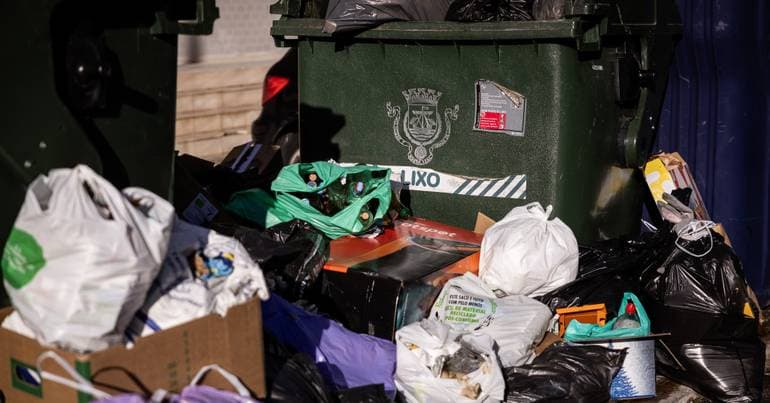 Waste. Suldouro contests Gaia City Council and issues warning regarding collection