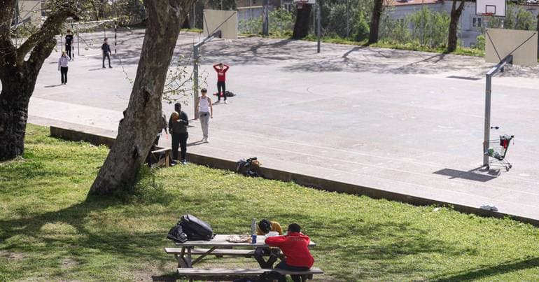 Lisbon approves traffic restrictions for School Streets