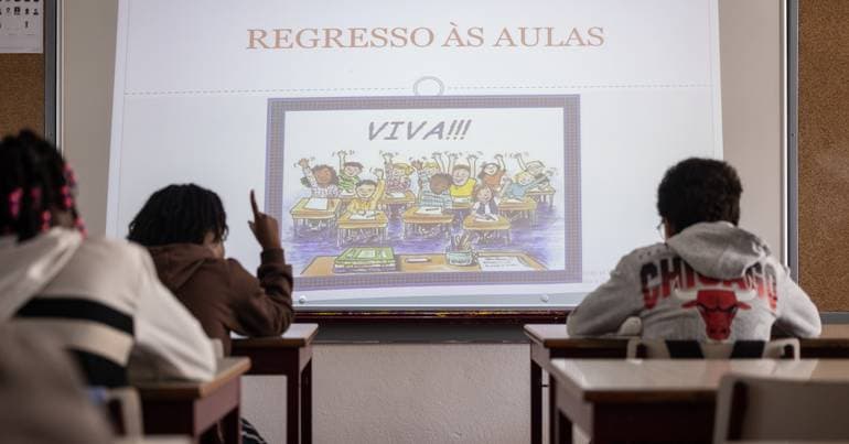 Education: €25.9 million in overtime hours in December