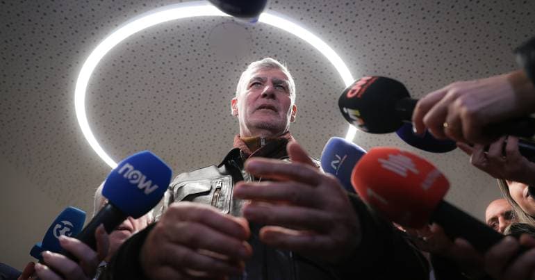 Admiral spares Ventura and reinforces the non-aggression pact