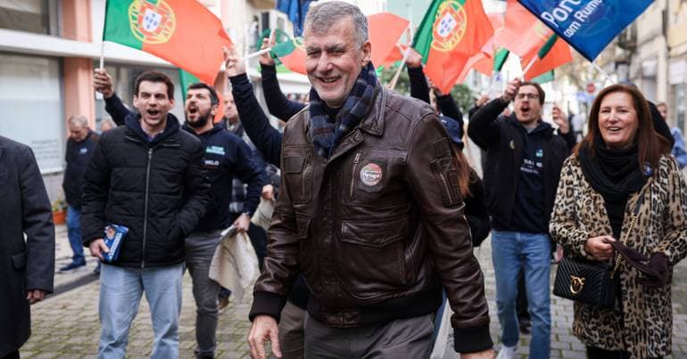 With a sidónio flavour, the Admiral speaks of a 'silent majority'