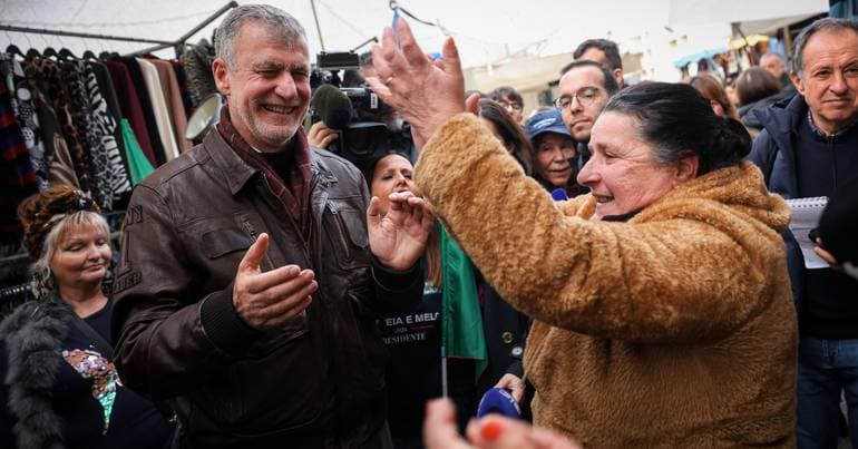 Admiral as a candidate: Action Man, Churchill and fans