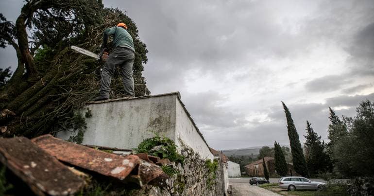 Rail services suspended between Castanheira do Ribatejo and Alverca