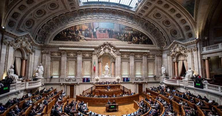 Ideological flags banned in public buildings