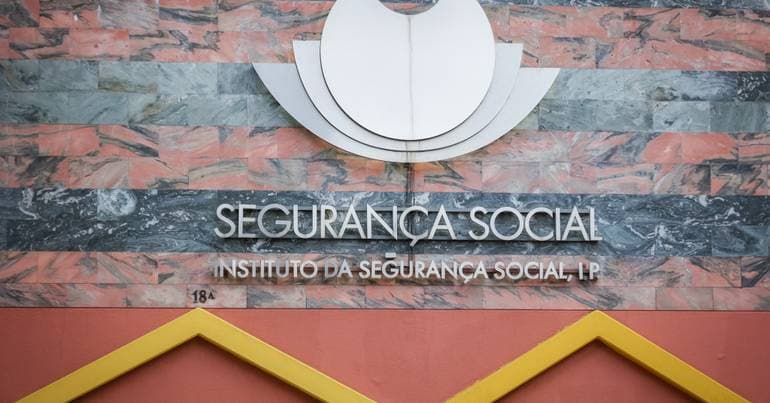 Livre "squarely against" privatisation of Social Security