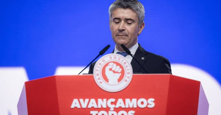 Teresa Almeida heads Carneiro's list. Cordeiro does not join