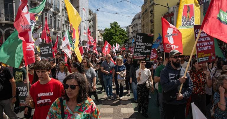 Photographs of the May 1st demonstration in Lisbon