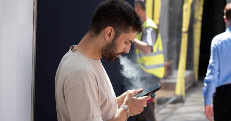 Smoke-free beaches and terraces. Spain tightens tobacco restrictions