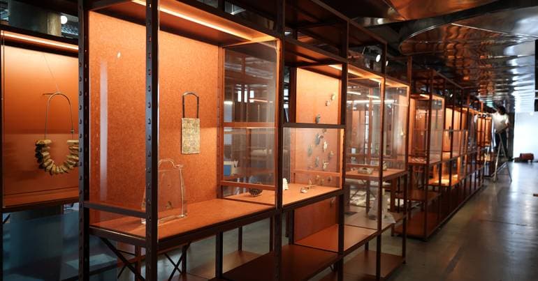 MUDE. All the beauty in the world in 502 contemporary jewels