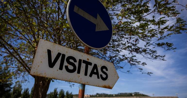 Woman arrested for attempting to smuggle drugs into Bragança prison