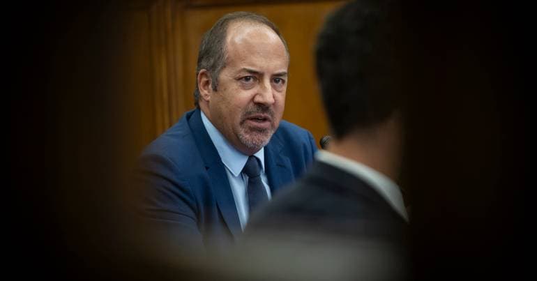 Banking "cartel": "we can only collectively censure"